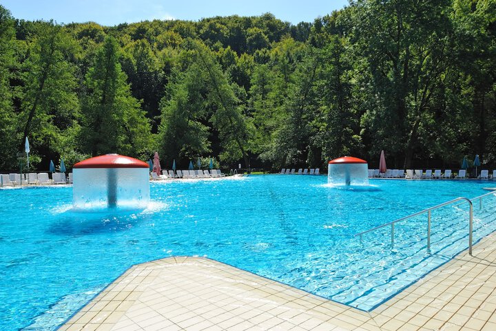 Pool 46 of 81