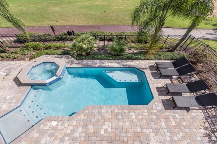 Pool 16 of 36