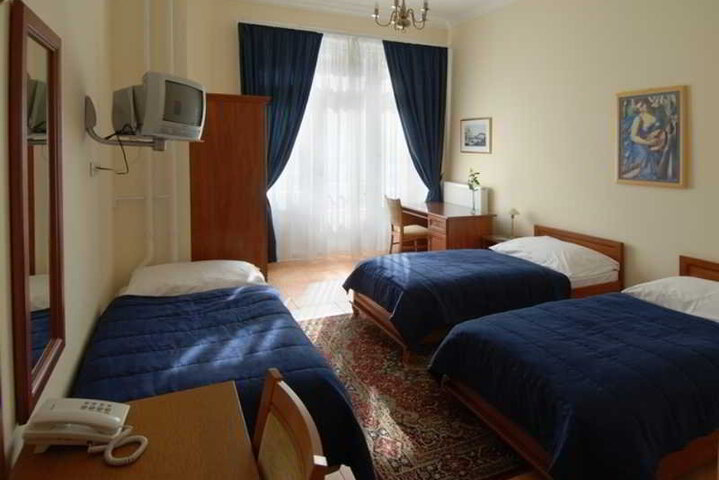 Room 8 of 8
