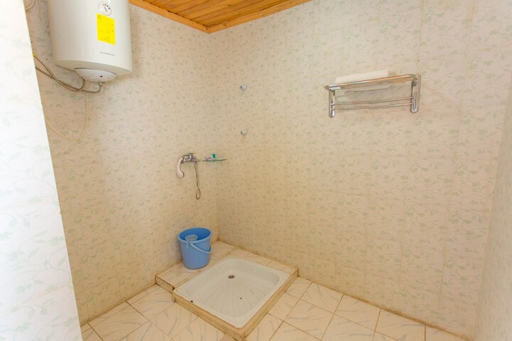 Room 16 of 19