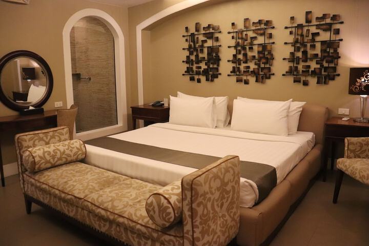 Room 14 of 26