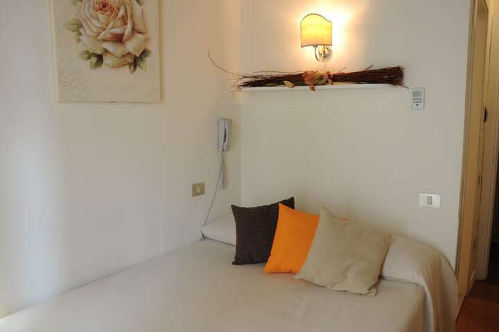 Room 6 of 23