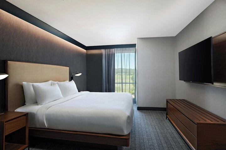 Room 9 of 34