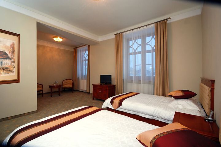 Room 8 of 60