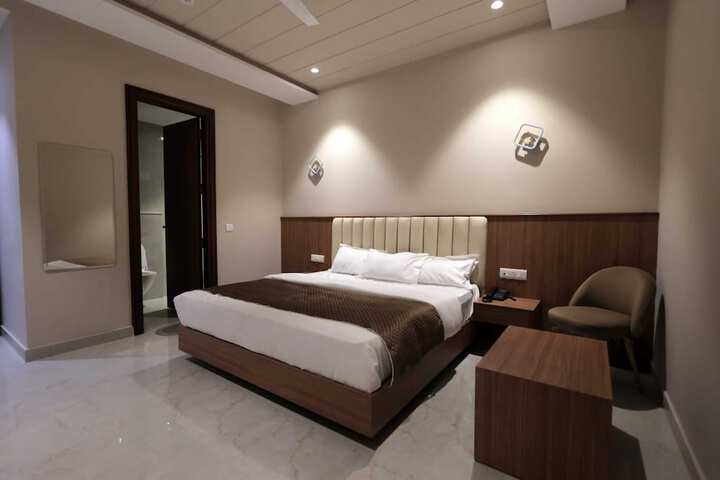 Pari Ac Restaurant & Hotel