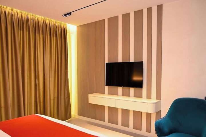 Room 11 of 41