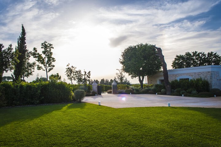 Hotel Exterior 56 of 111