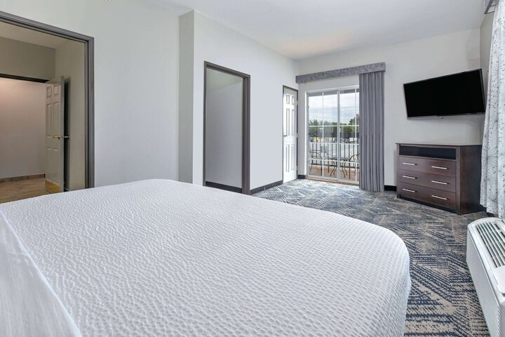 1 King Bed Accessible Room Roll in Shower (2 of 20)