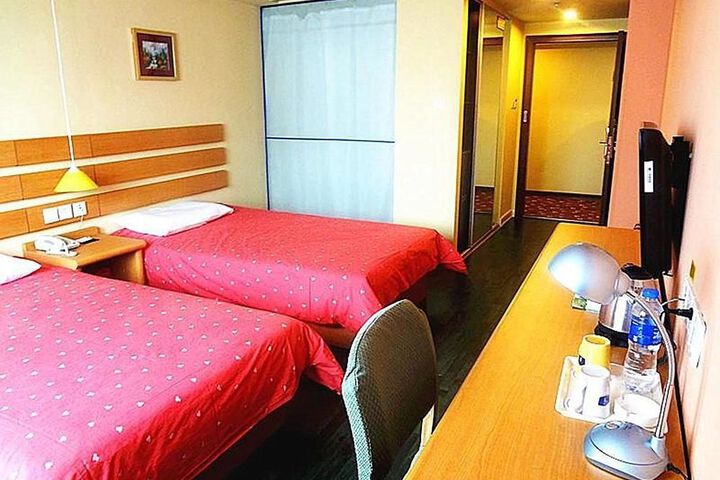 Room 21 of 42