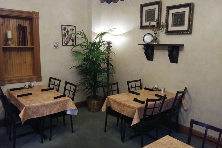 Dining 54 of 60