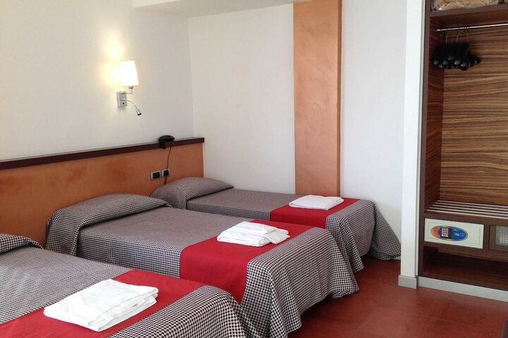 Room 10 of 35