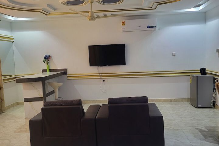 Room 2 of 7