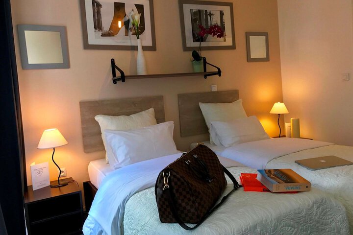 Room 25 of 38