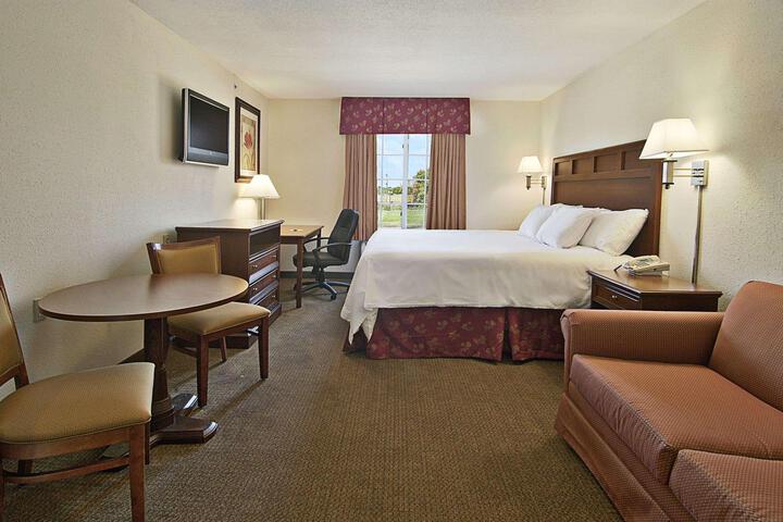 1 King Bed (2 of 3)