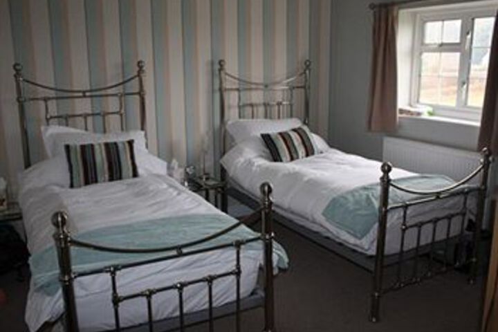 Room 8 of 10