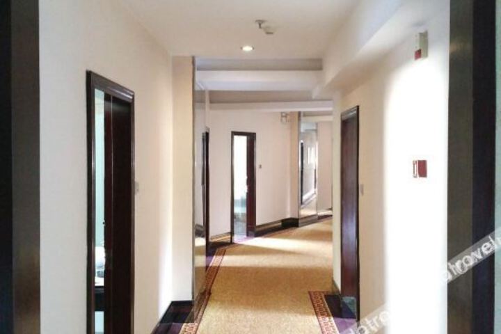Hotel Interior 11 of 24