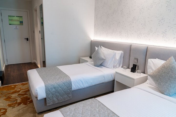 Room 16 of 36