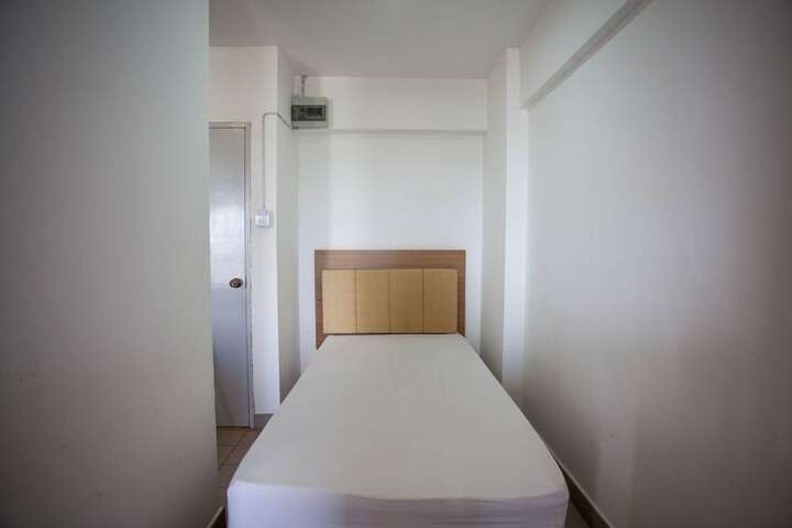 Room 27 of 410
