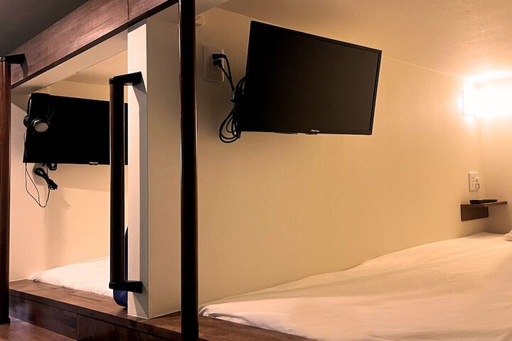 Room 8 of 24
