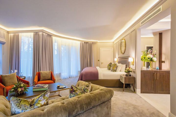 Room 38 of 65