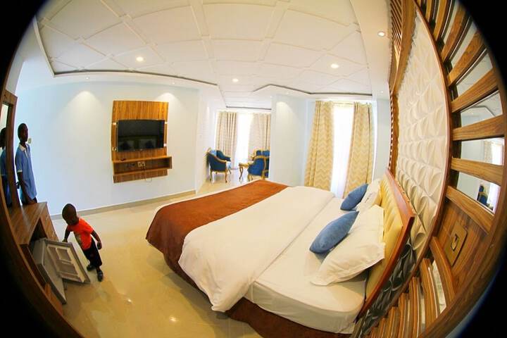Room 6 of 45