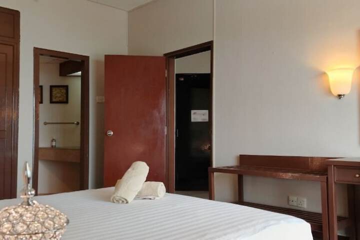 Room 183 of 650
