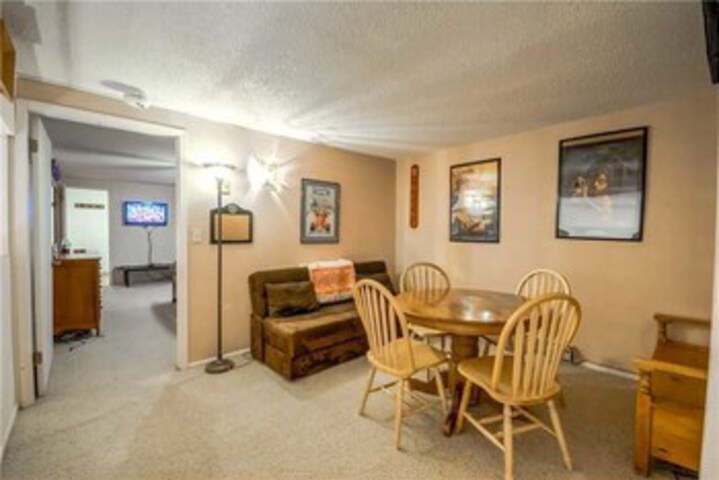 Room 11 of 27