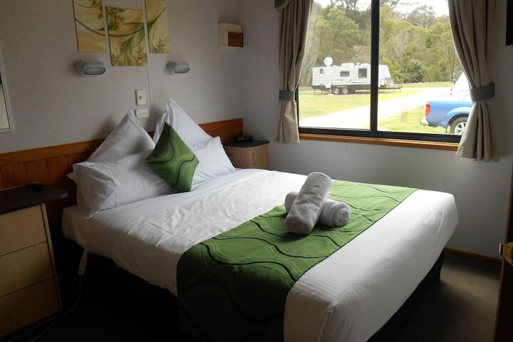 Room 2 of 93