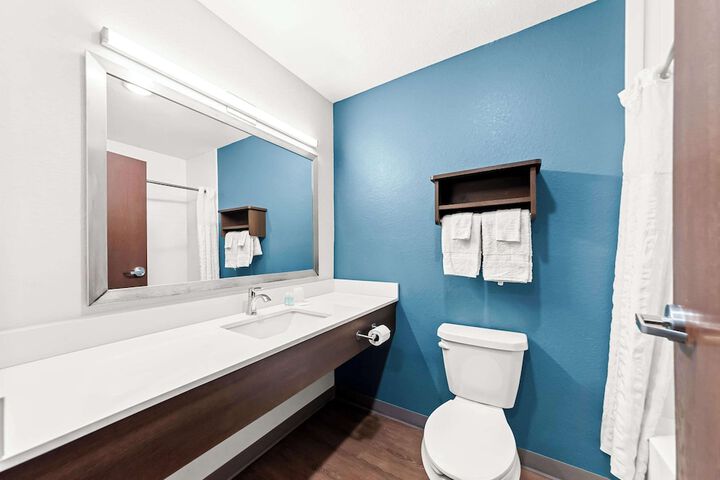 Suite Queen Bed (20 of 25)