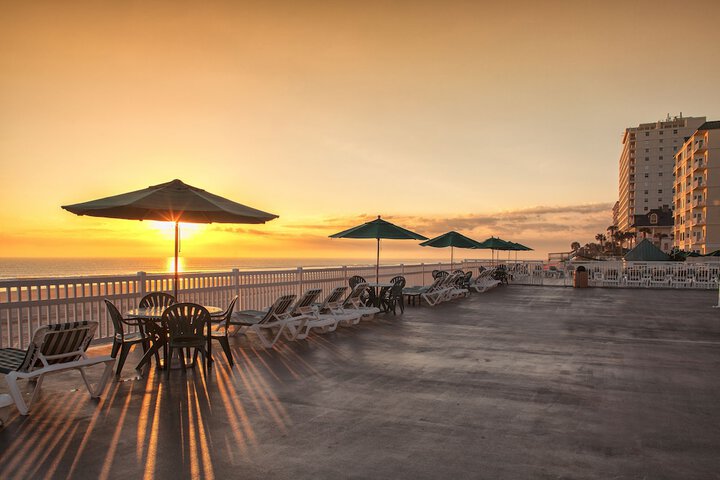 Sundeck 75 of 88