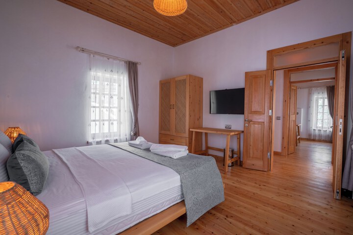 Room 44 of 85
