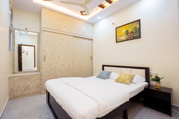 Room 4 of 10