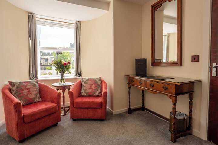 Room 83 of 257