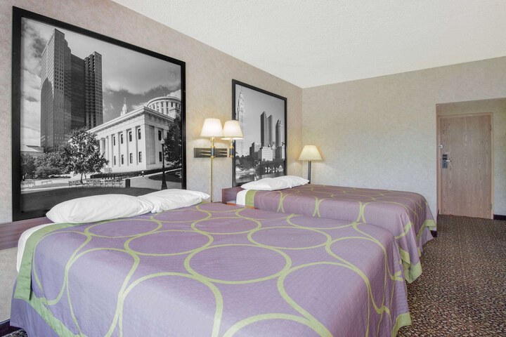 2 Queen Beds (3 of 10)