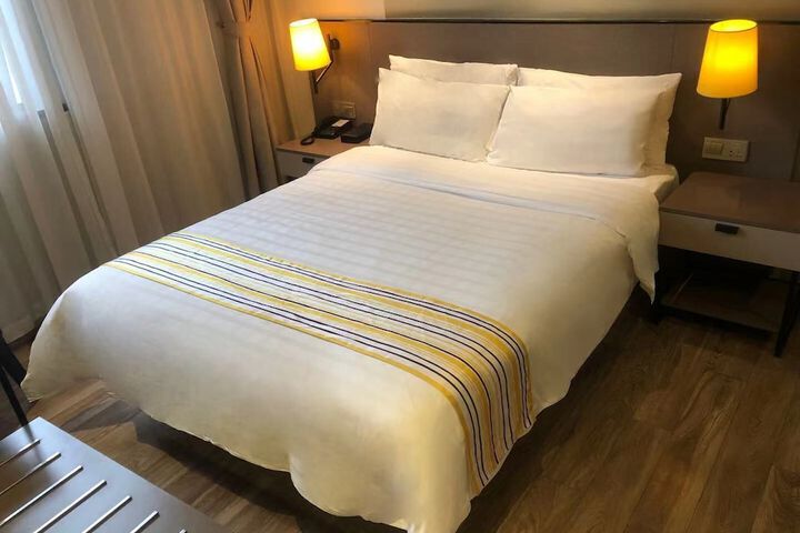 Room 17 of 41