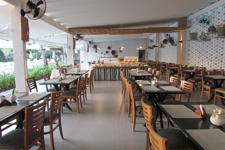 Dining 40 of 57