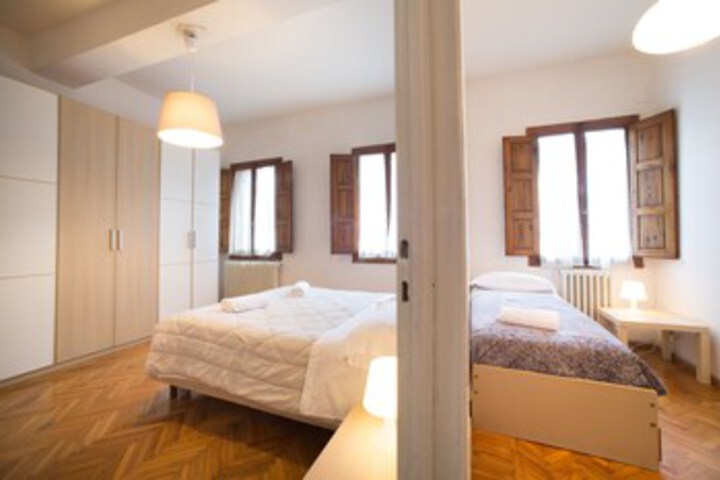 Room 8 of 10