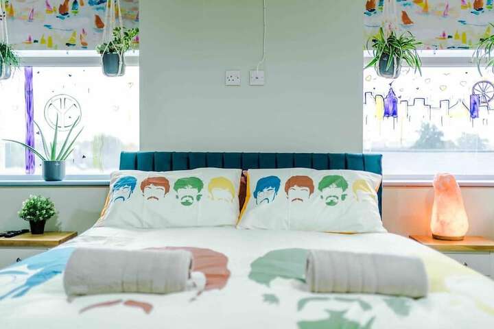 Room 6 of 11