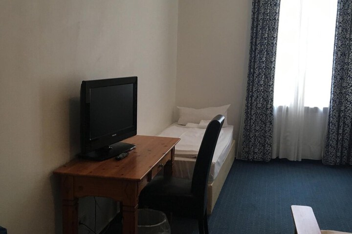 Room 22 of 47