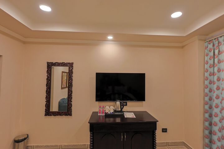 Room 6 of 20