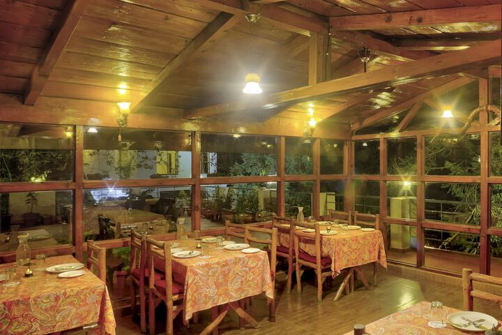 Dining 21 of 42