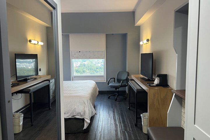 Room 15 of 113
