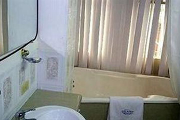 Room 2 of 21