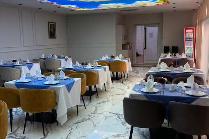 Dining 15 of 23