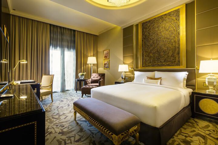 Room 10 of 46