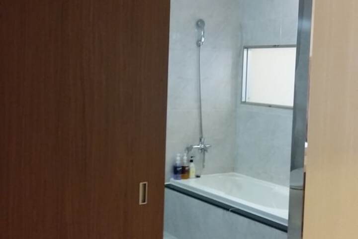 Room 6 of 117