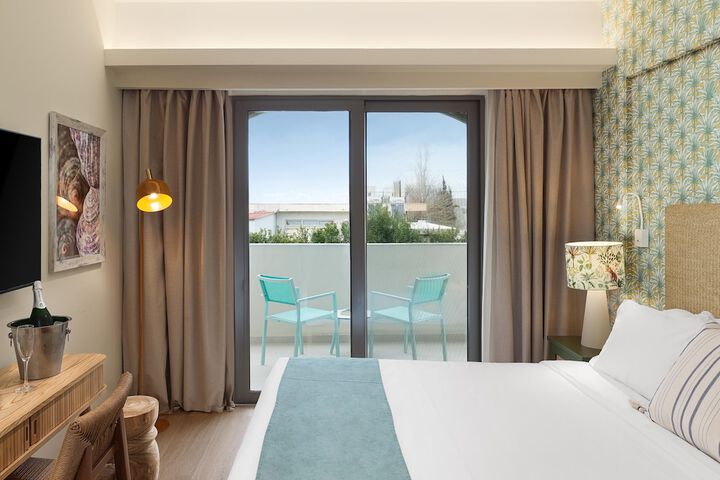 Room 60 of 136