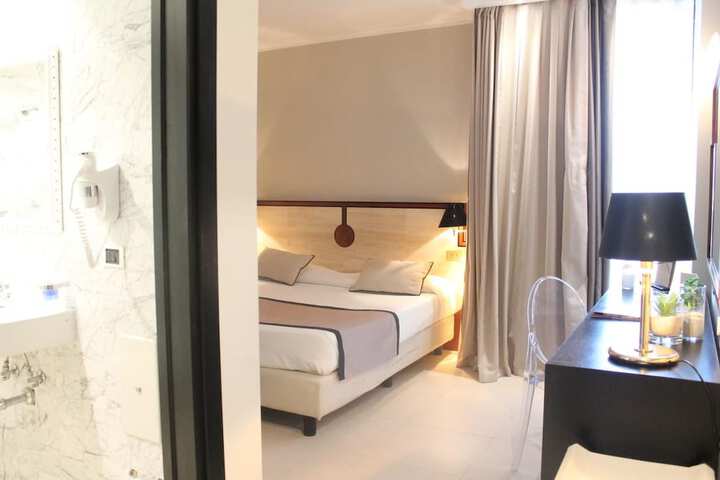 Room 13 of 99
