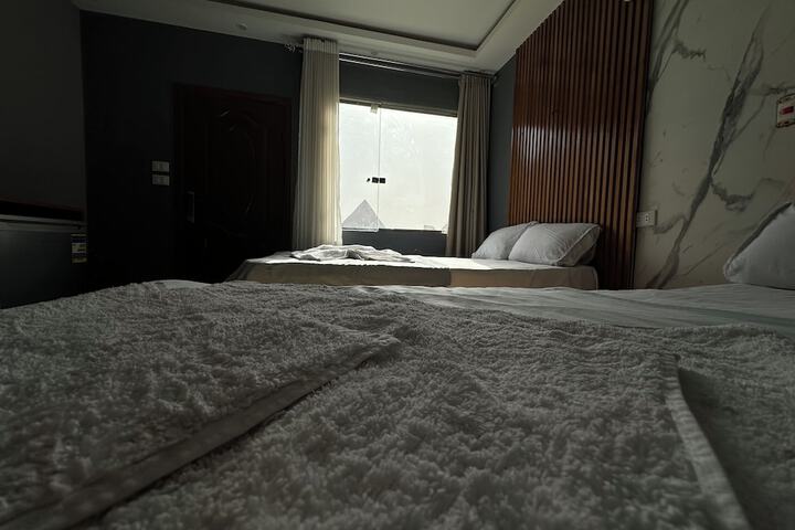 Room 6 of 33