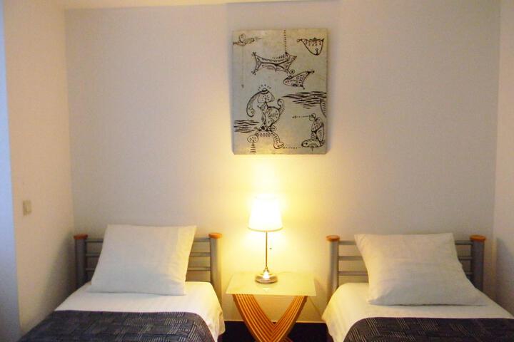 Room 53 of 162